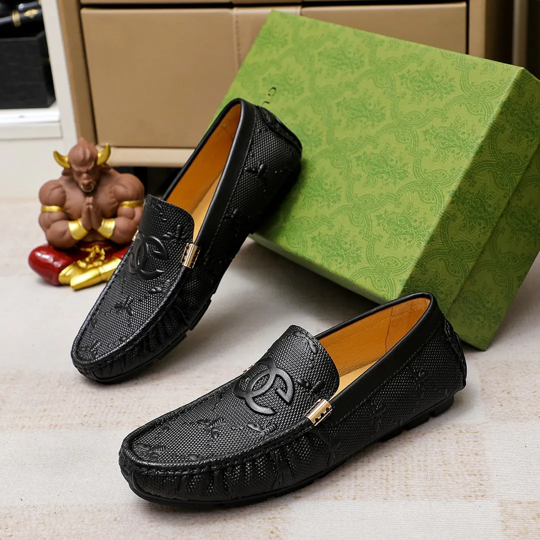 Men's shoes💰360💰🕷🕷️【 GUCCI 】Gucci's best-selling trendy men's casual slip-on shoes 🇨🇳Official website original 1:1 mold 💯Original quality, fine workmanship ☘Fashionable and versatile, perfect shape, comfortable on the feet 🍓Trendy men's recommended model, imported cowhide on the top layer 🎋High-quality pigskin lining, rubber wear-resistant and non-slip outsole, high-end atmosphere, worth owning 🍉Optional 38-44